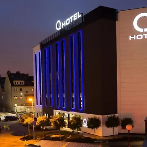 Q Hotel